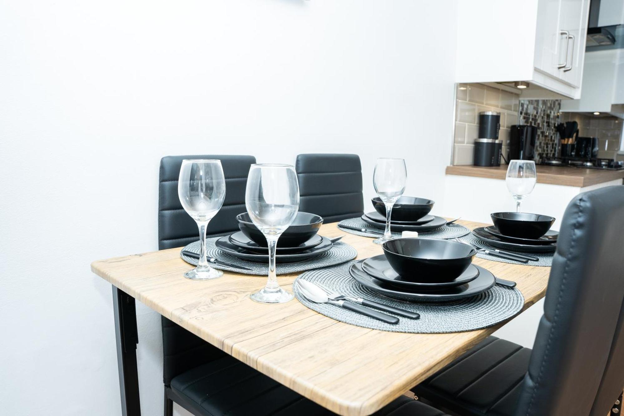 Stylish 3 Bed House With Free Parking Villa Leeds  Exterior photo